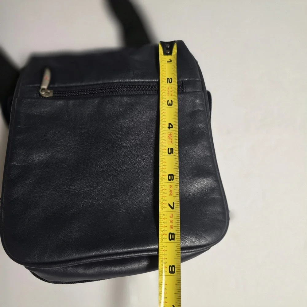 Travelon Vintage Navy Blue Smooth Leather One Shoulder Sling Crossbody